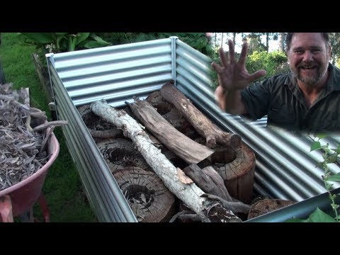 How To Hügelkultur AMAZING Grow Method For Raised Beds Vegetable Gardens - Organic & Cheap